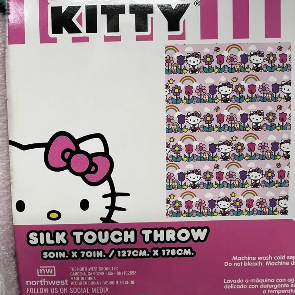 Hello Kitty Flower Easter Throw Blanket - Picture 2 of 2